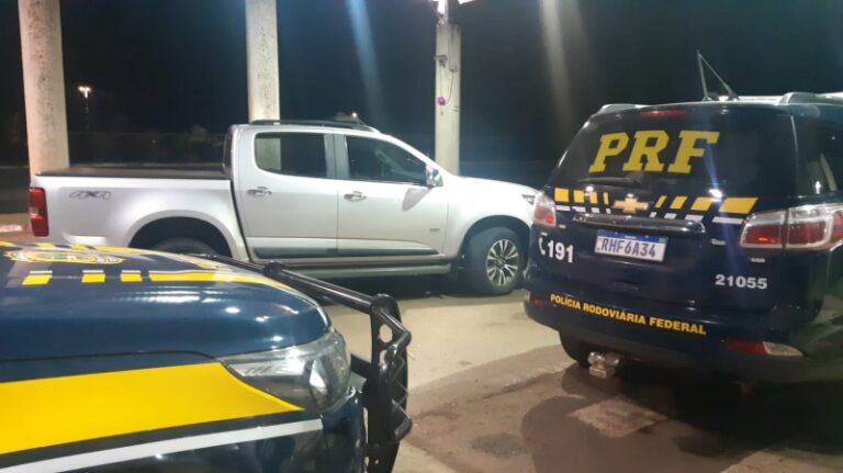 Horas após o roubo, PRF recupera caminhonete na Ponte Ayrton Senna