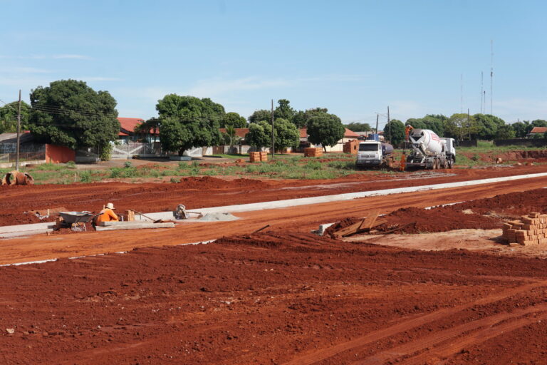 Obra de asfalto para terreno das 90 casas deve iniciar na próxima semana