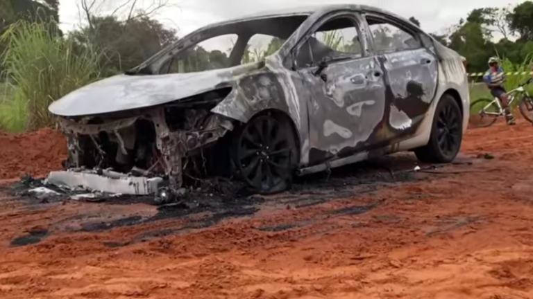 Corpo é encontrado dentro de carro incendiado em Mundo Novo