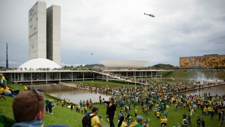 INVASÃO EM BRASÍLIA