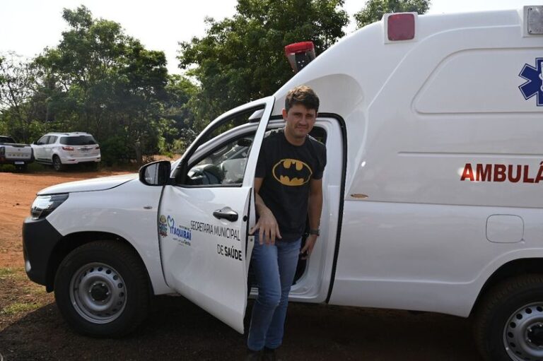 NOVA E MODERNA AMBULÂNCIA FOI ENTREGUE AO POVO DE ITAQUIRAÍ