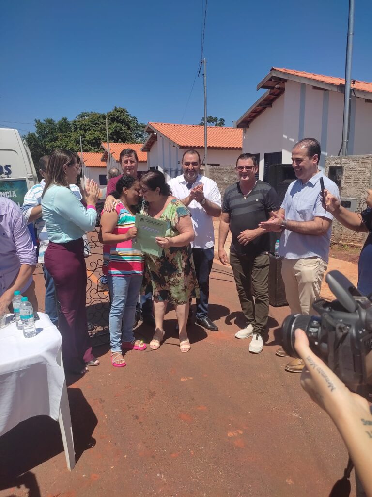 ENTREGA DE CASAS POPULARES EM MUNDO NOVO