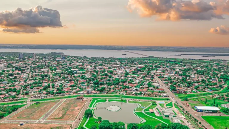 HISTÓRIA, CULTURA E NATUREZA ÀS MARGENS DO RIO PARANÁ