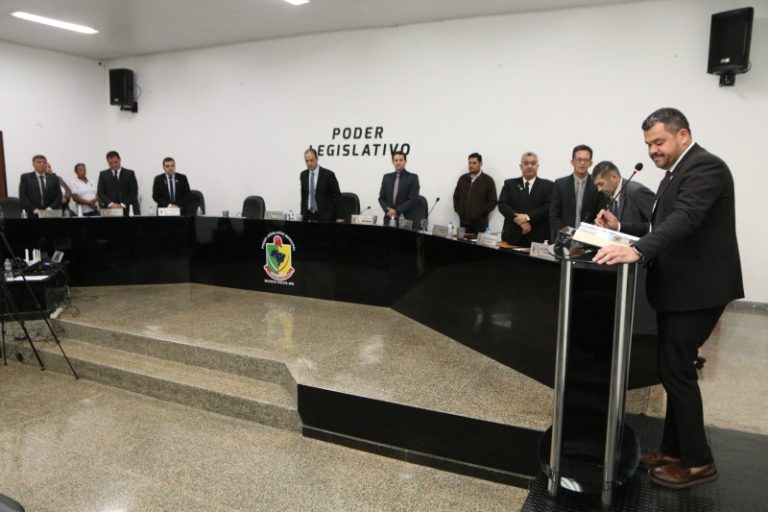Sessão Ordinária da Câmara Municipal de Mundo Novo Debate Projetos e Ações Locais