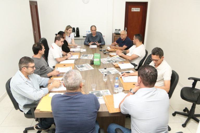 Câmara de Mundo Novo Discute Projeto do Executivo e Homenagens a Alunos