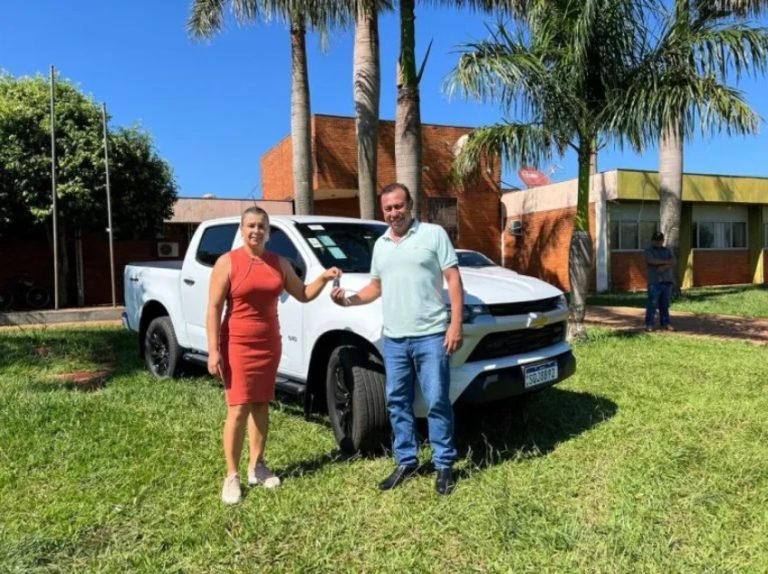 Prefeitura de Japorã adquire S-10 e destina veículo para ações da Secretaria de Educação