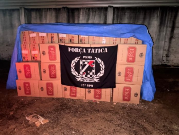 Força Tática apreende 17 mil pacotes de cigarros contrabandeados em Mundo Novo; prejuízo ao crime é estimado em R$ 850 mil