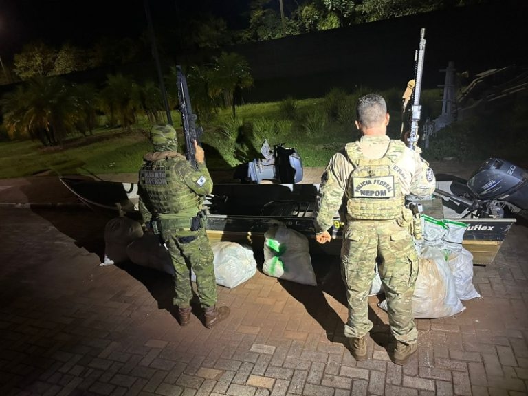 PF e BPFRON apreendem barco com agrotóxicos paraguaios e prendem suspeito em Guaíra