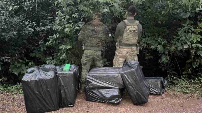 Polícia apreende cigarros contrabandeados e maconha no interior de Guaíra