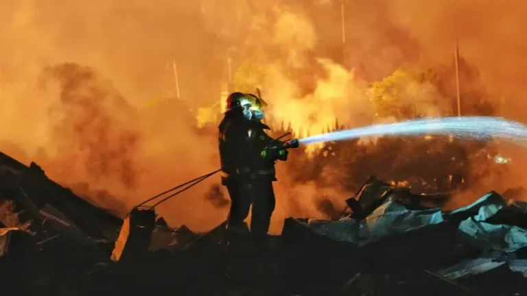 Explosão em fábrica de fogos na China deixa ao menos 26 mortos e 56 feridos