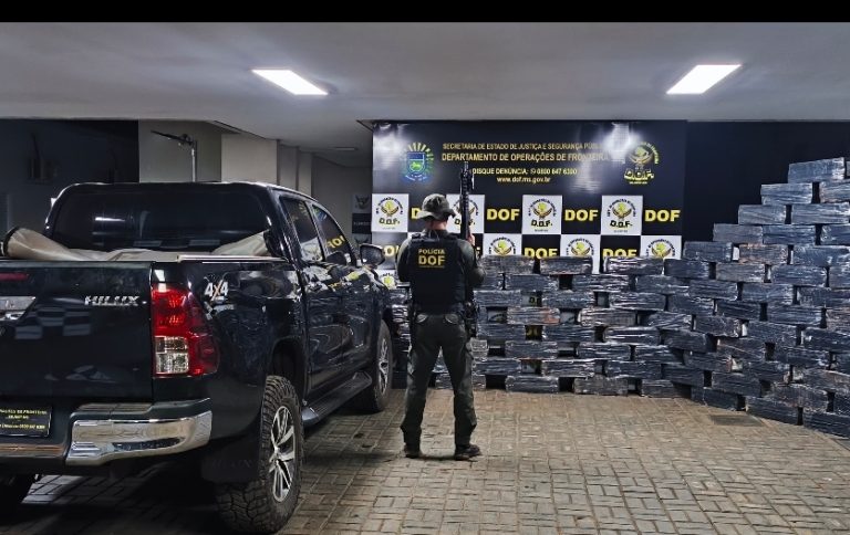 DOF recupera caminhonete furtada carregada com 1,6 tonelada de maconha em Mundo Novo