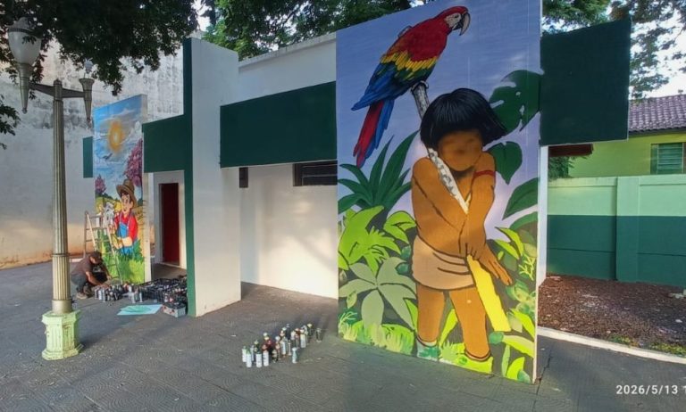 JAPORÃ: Oficina de Grafite resulta em duas pinturas artístico-culturais na praça central
