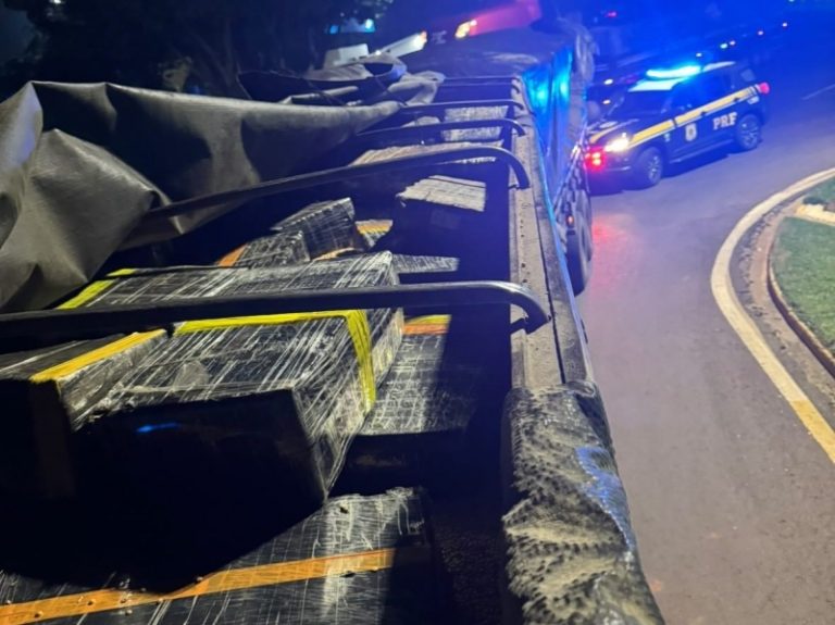 PRF apreende carreta com mais de 2 toneladas de drogas na BR-163, em Guaíra