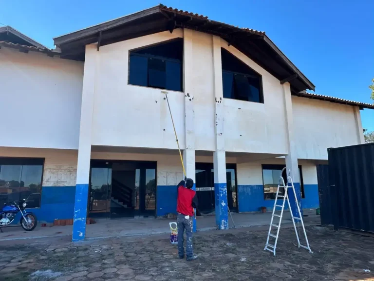 Em Itaquiraí Thalles acompanha obras de reformas e visita Estação de Tratamento de Esgoto
