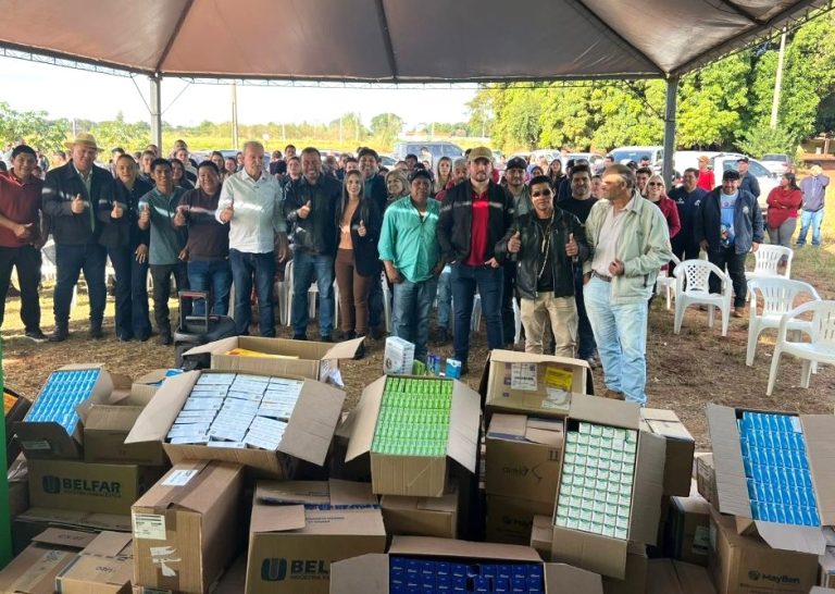 Malaquias, Geraldo Resende e vereadores entregam R$ 150 mil em medicamentos em Japorã