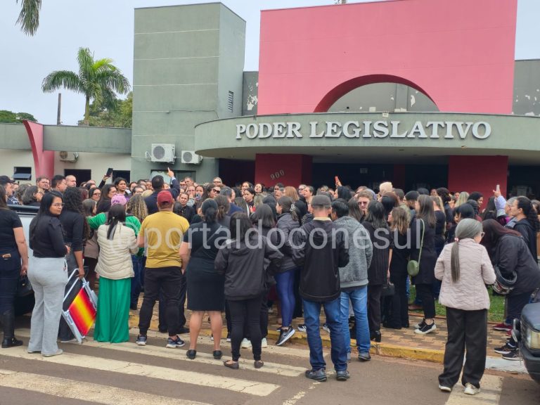 Paralisação de professores ocorre nesta segunda (1º) em Naviraí