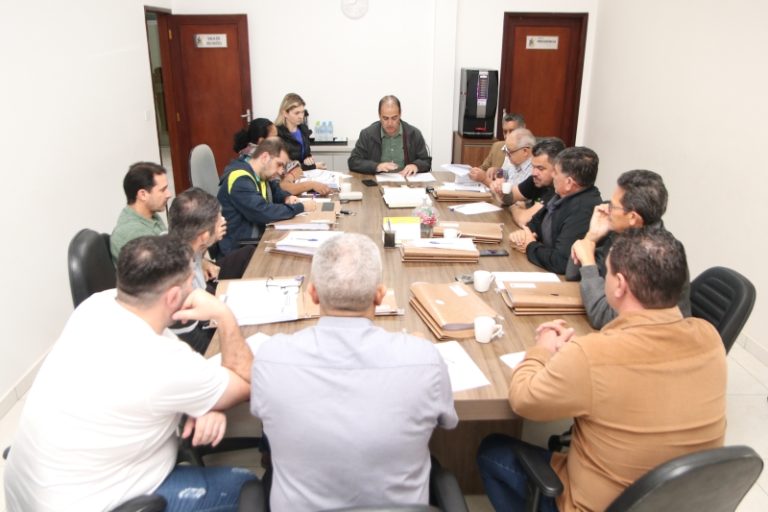 CÂMARA DE MUNDO NOVO VOTA DIRETRIZES ORÇAMENTÁRIAS PARA 2027, APROVA R$ 750 MIL PARA A SAÚDE E HOMENAGEIA INSTITUIÇÃO RELIGIOSA