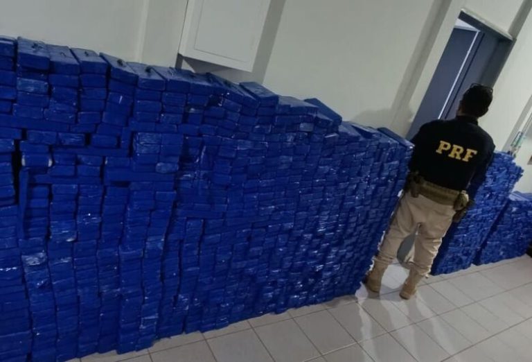 Motorista é preso na MS-276 transportando quase uma tonelada de maconha