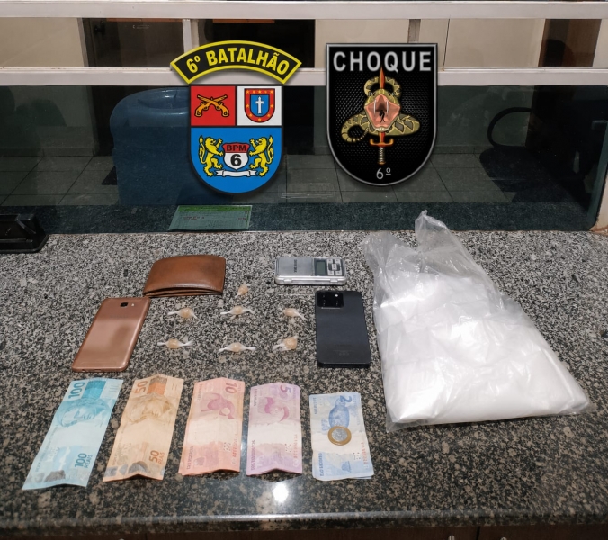 CHOQUE flagra venda de drogas pela janela de casa e prende homem em Guaíra