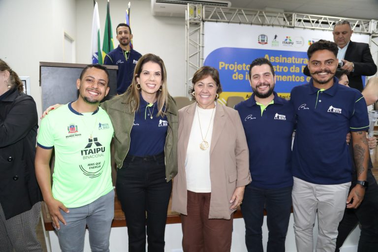 Projeto Maestro da Bola novamente tem convênio assinado com esporte de Mundo Novo