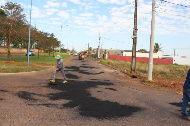 Governo de Mundo Novo dá continuidade à operação tapa-buracos