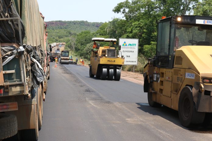 Motiva Pantanal realiza na BR-163 pare-e-siga em Eldorado