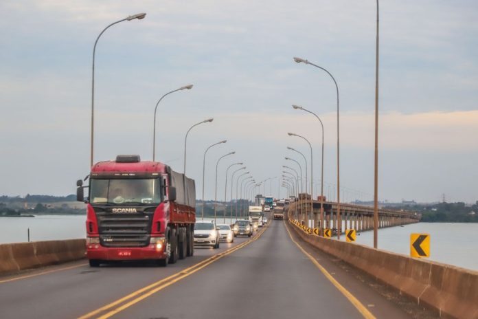 Obras na Ponte Ayrton Senna ocorrem de segunda a quinta com sistema Pare e Siga, informa Via Campo