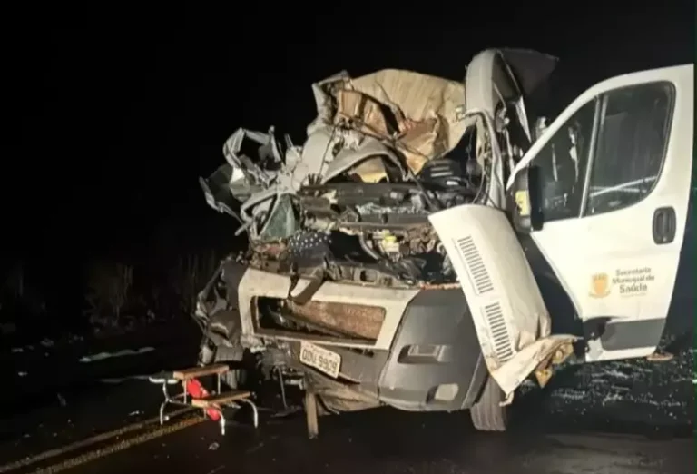 TRAGÉDIA: Acidente entre van da Saúde, caminhão e pick-up mata quatro pessoas na MS-156