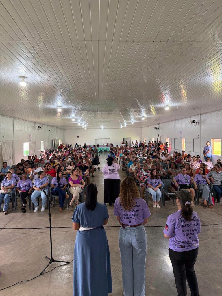 Palestra do Agosto Lilás reúne cerca de 300 participantes em Mundo Novo