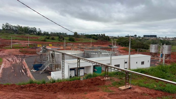 Rede de tratamento de esgoto chega à área central de Itaquiraí e prefeitura orienta sobre ligações