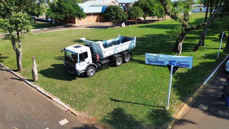 PREFEITURA DE IGUATEMI ADQUIRE CAMINHÃO CAÇAMBA BASCULANTE 0KM PARA REFORÇAR A FROTA DA SECRETARIA DE OBRAS