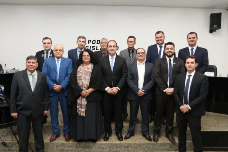 Câmara de Mundo Novo aprova projeto de lei e recebe lideranças da OAB
