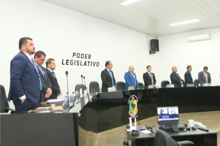 Câmara de Mundo Novo aprova verba para nova praça e vereadores celebram resultados eleitorais